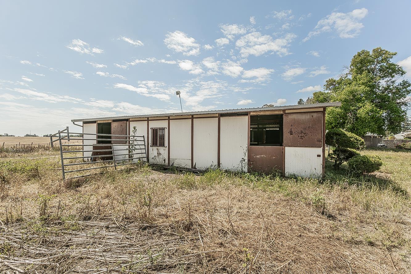 5276 Poinsetta Ave, Clovis, CA 93619