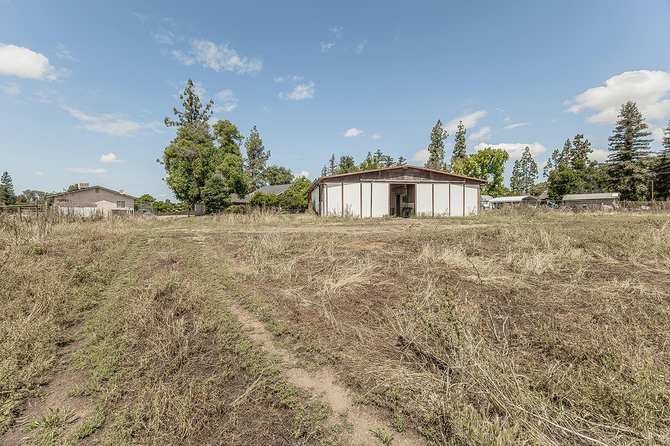 5276 Poinsetta Ave, Clovis, CA 93619