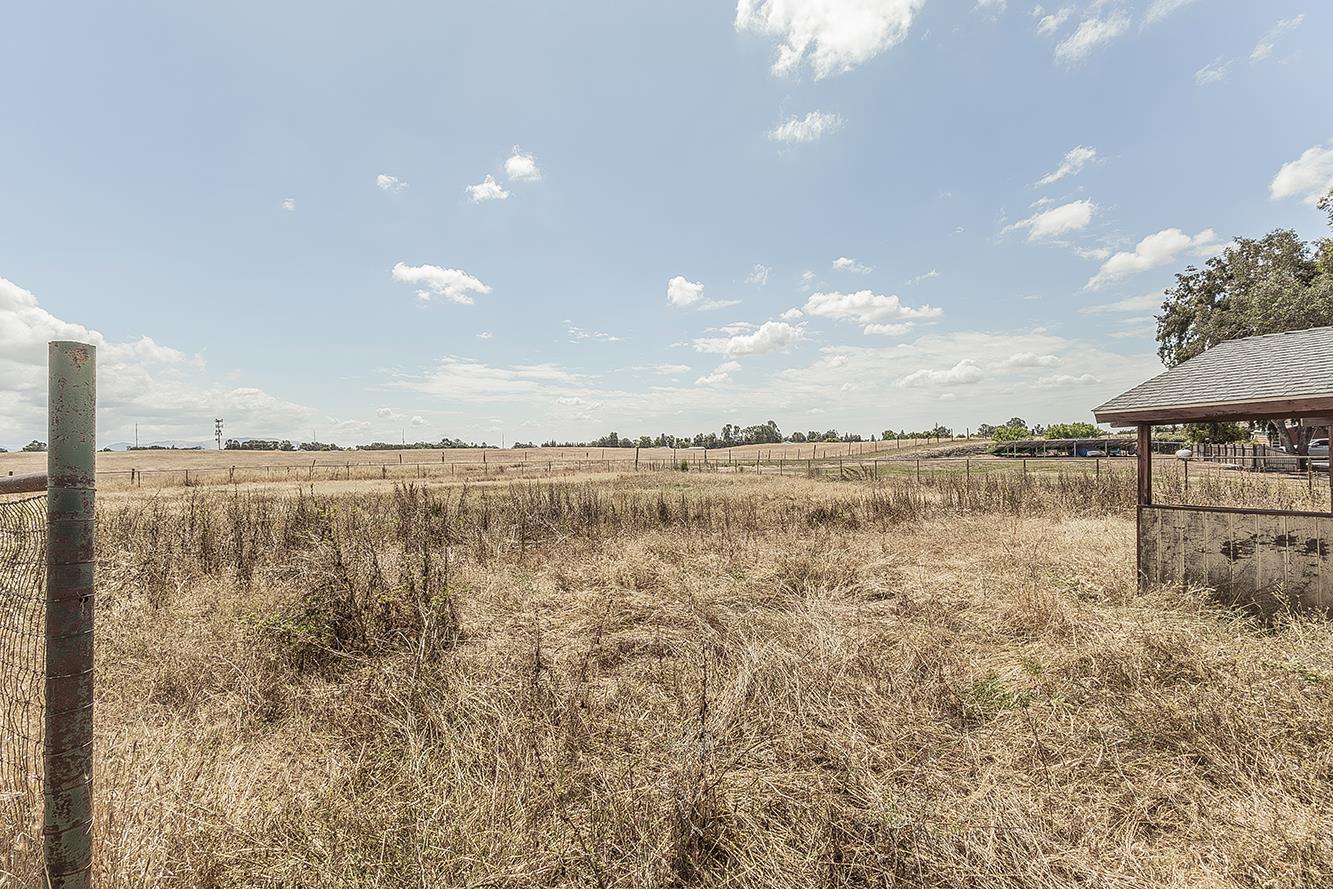 5276 Poinsetta Ave, Clovis, CA 93619