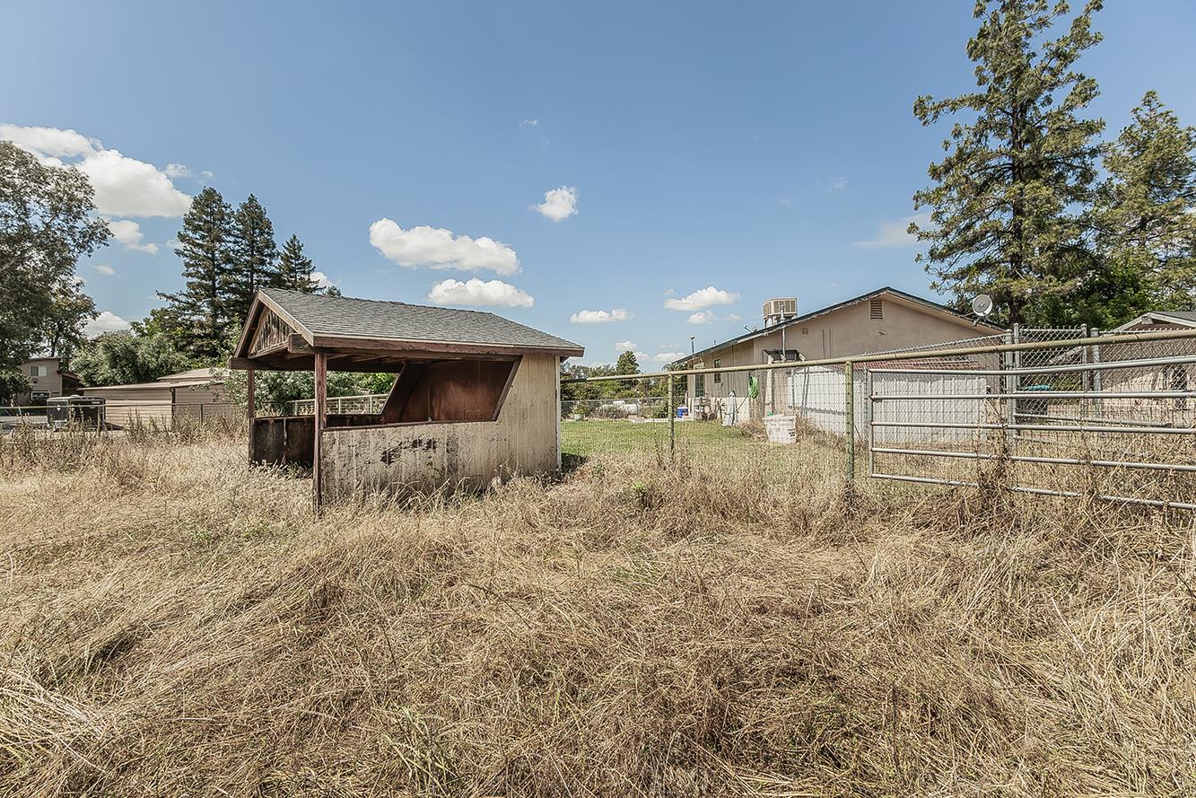 5276 Poinsetta Ave, Clovis, CA 93619