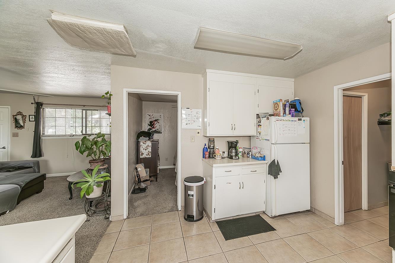 5276 Poinsetta Ave, Clovis, CA 93619