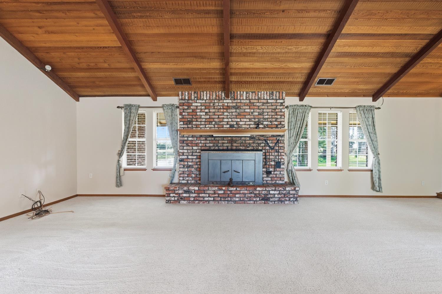 7176 E Butler Ave, Fresno, CA 93737