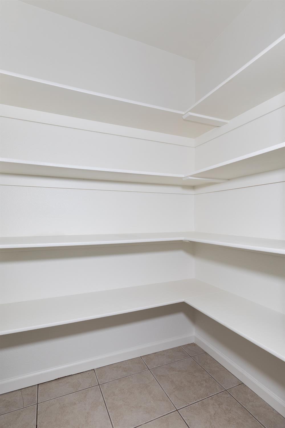 1847 E Lauren Ave, Dinuba, CA 93618