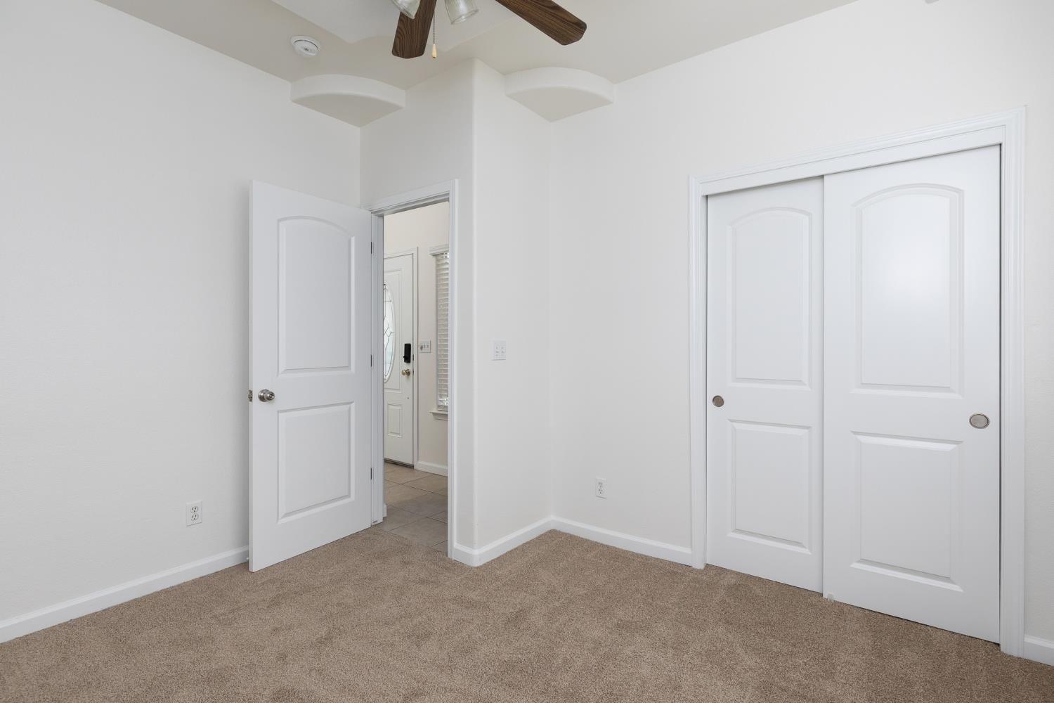 1847 E Lauren Ave, Dinuba, CA 93618