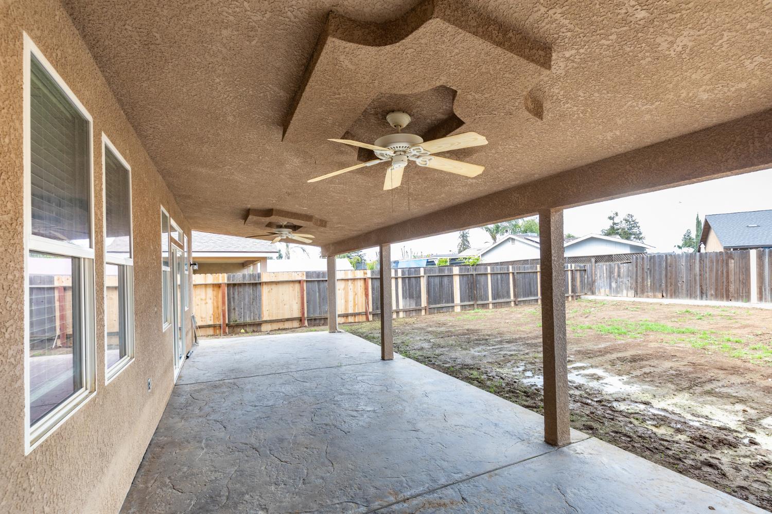 1847 E Lauren Ave, Dinuba, CA 93618