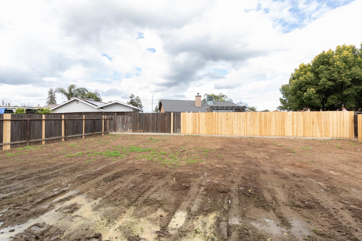 1847 E Lauren Ave, Dinuba, CA 93618