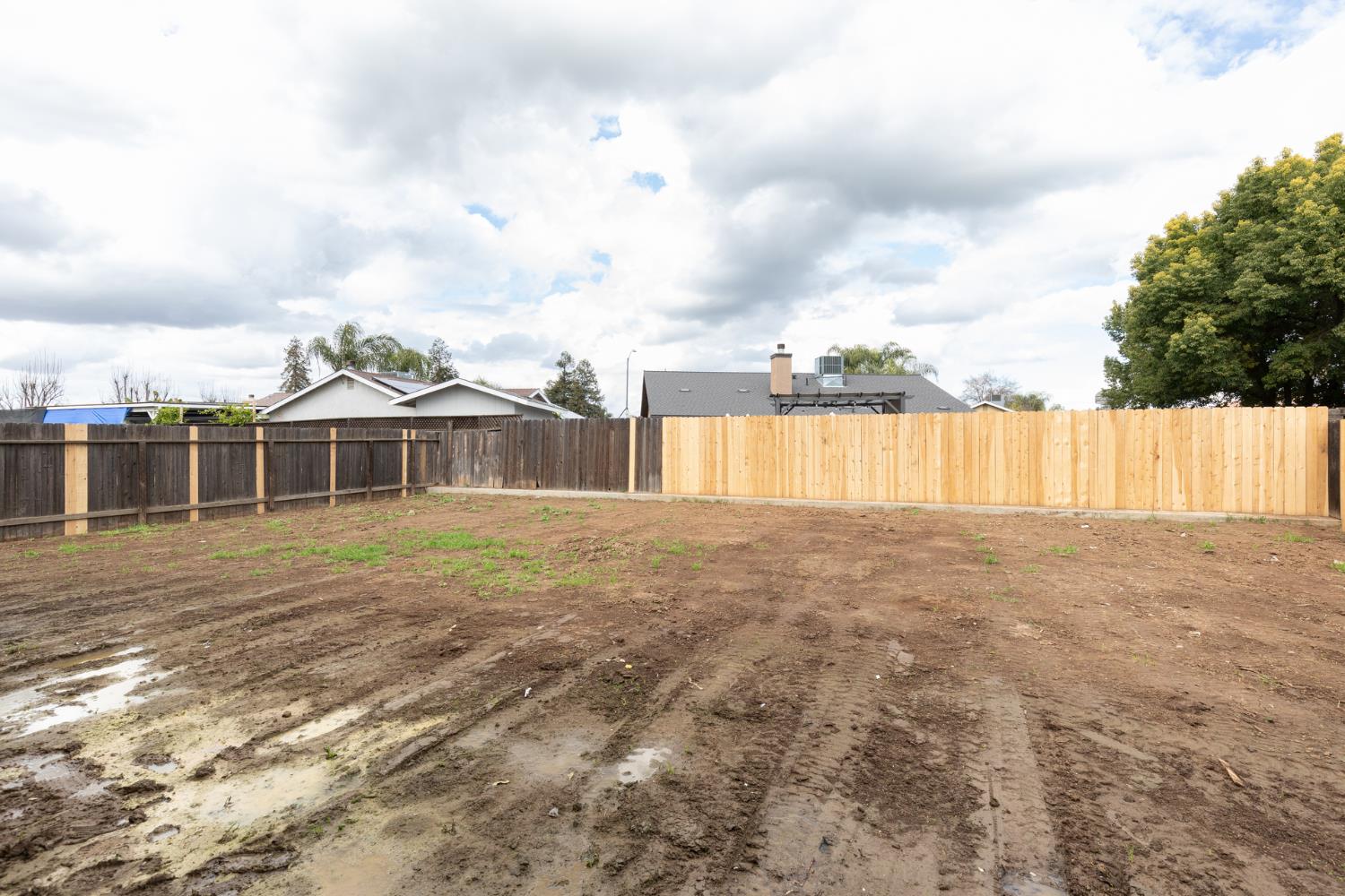 1847 E Lauren Ave, Dinuba, CA 93618