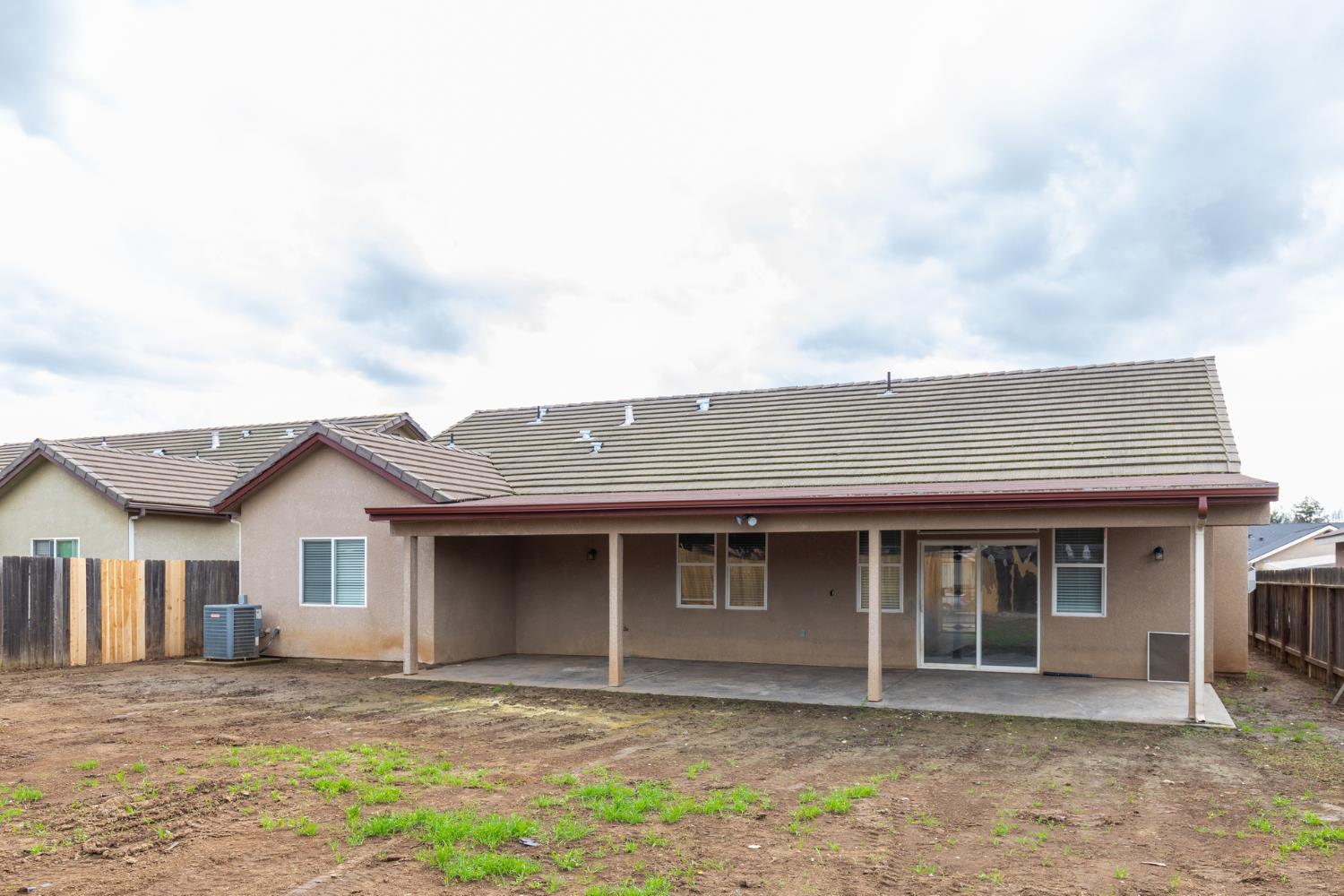 1847 E Lauren Ave, Dinuba, CA 93618