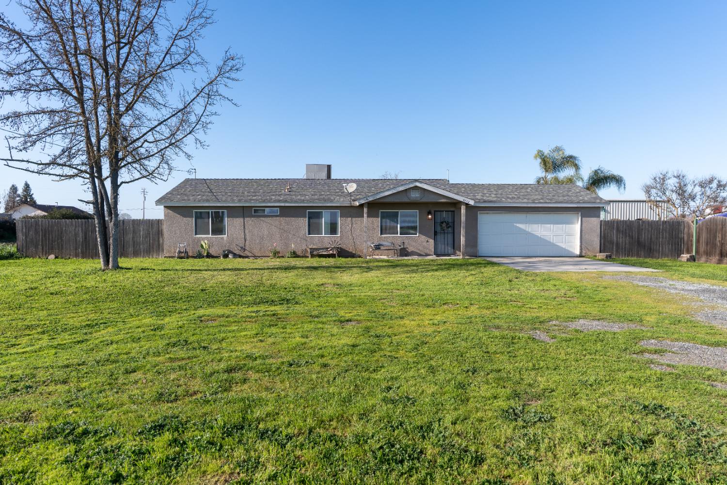 4212 Merritt Dr, Traver, CA 93673