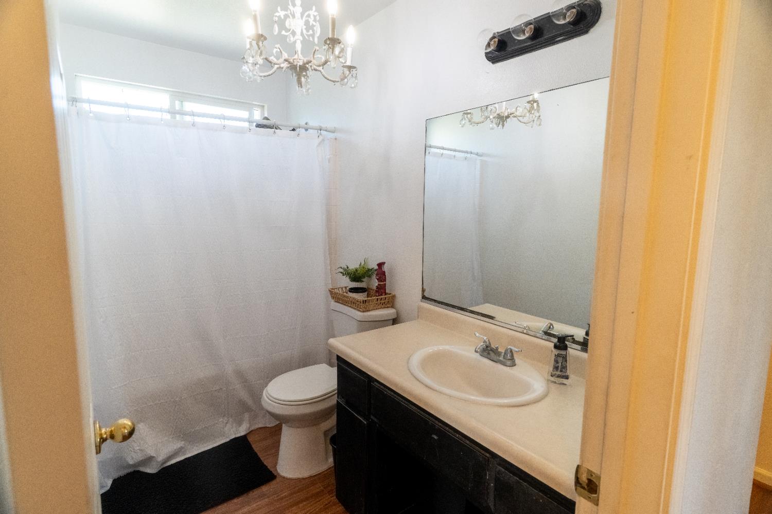 4212 Merritt Dr, Traver, CA 93673