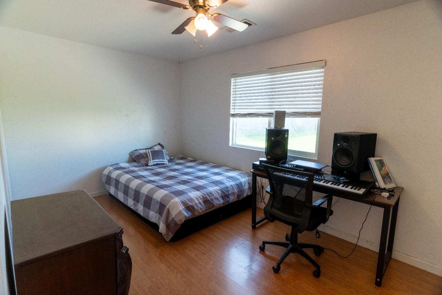 4212 Merritt Dr, Traver, CA 93673