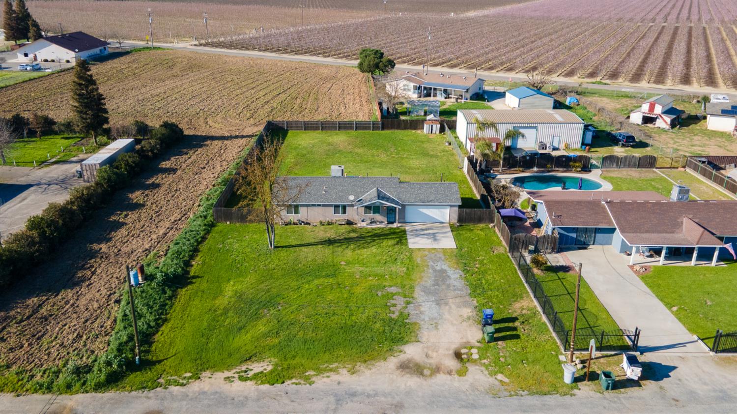 4212 Merritt Dr, Traver, CA 93673