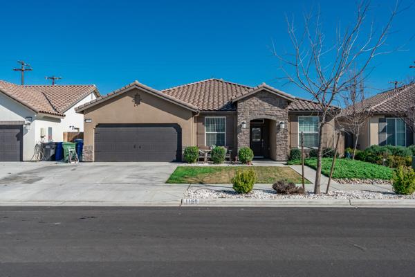 1150 Fire Fall Ave, Lemoore, CA 93245