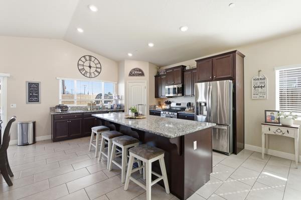 1150 Fire Fall Ave, Lemoore, CA 93245