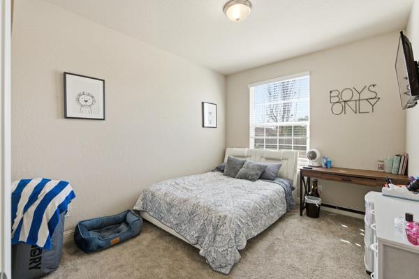 1150 Fire Fall Ave, Lemoore, CA 93245