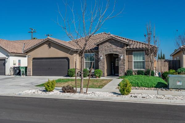 1150 Fire Fall Ave, Lemoore, CA 93245