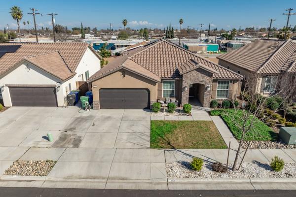 1150 Fire Fall Ave, Lemoore, CA 93245