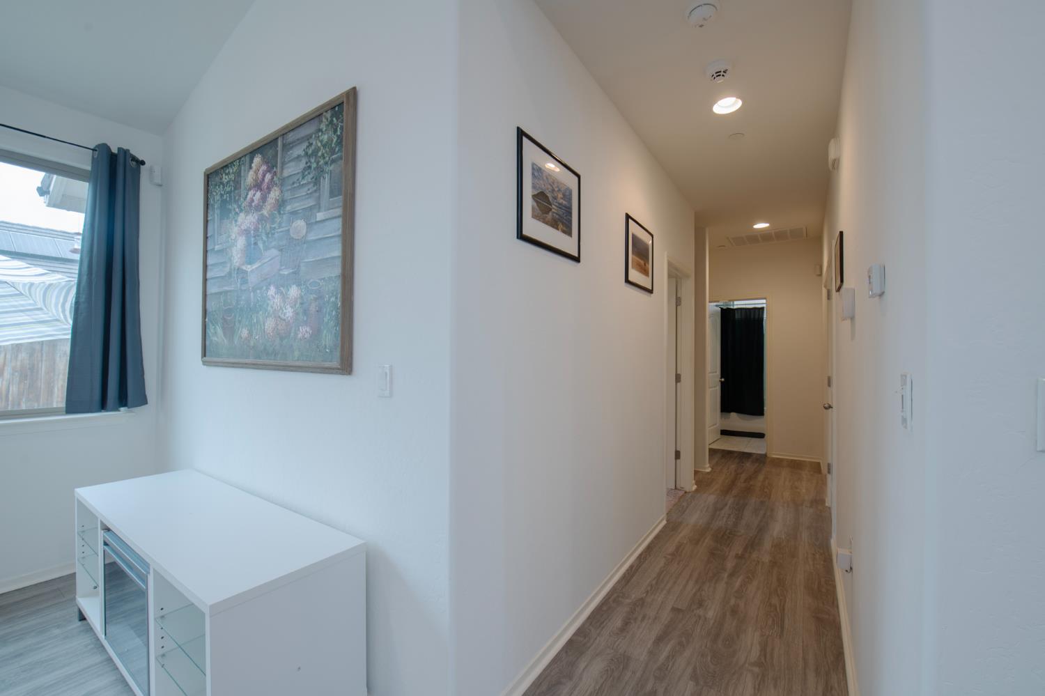 352 S Wind Ct, Visalia, CA 93292