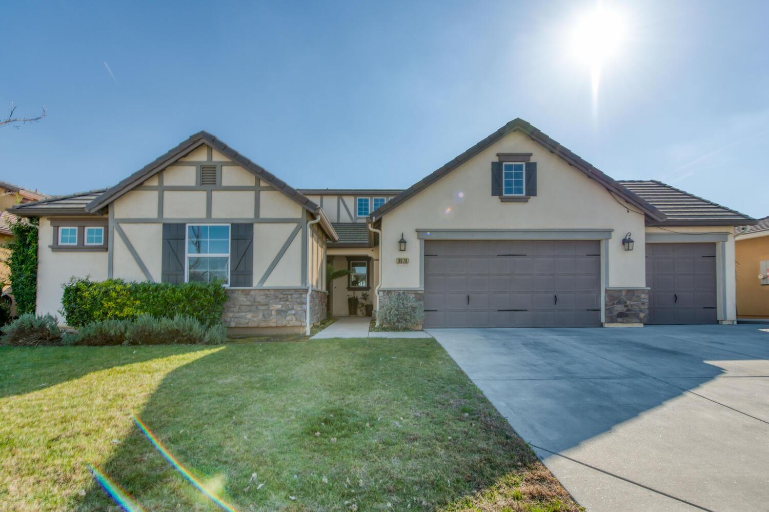 3076 Portals Ave, Clovis, CA 93619