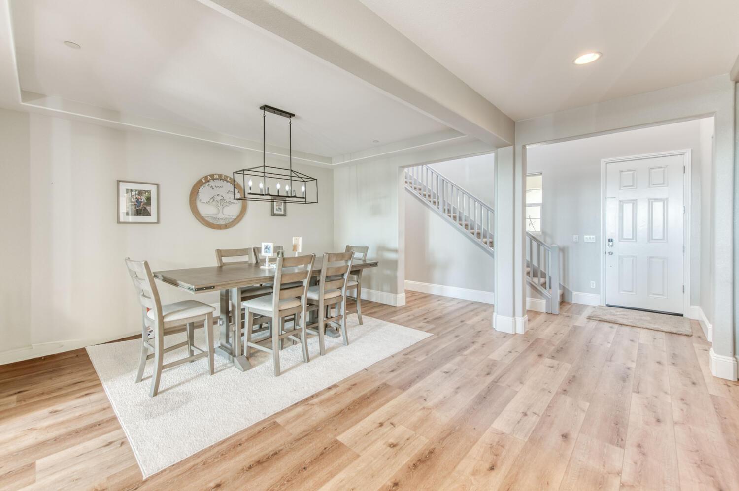 3076 Portals Ave, Clovis, CA 93619