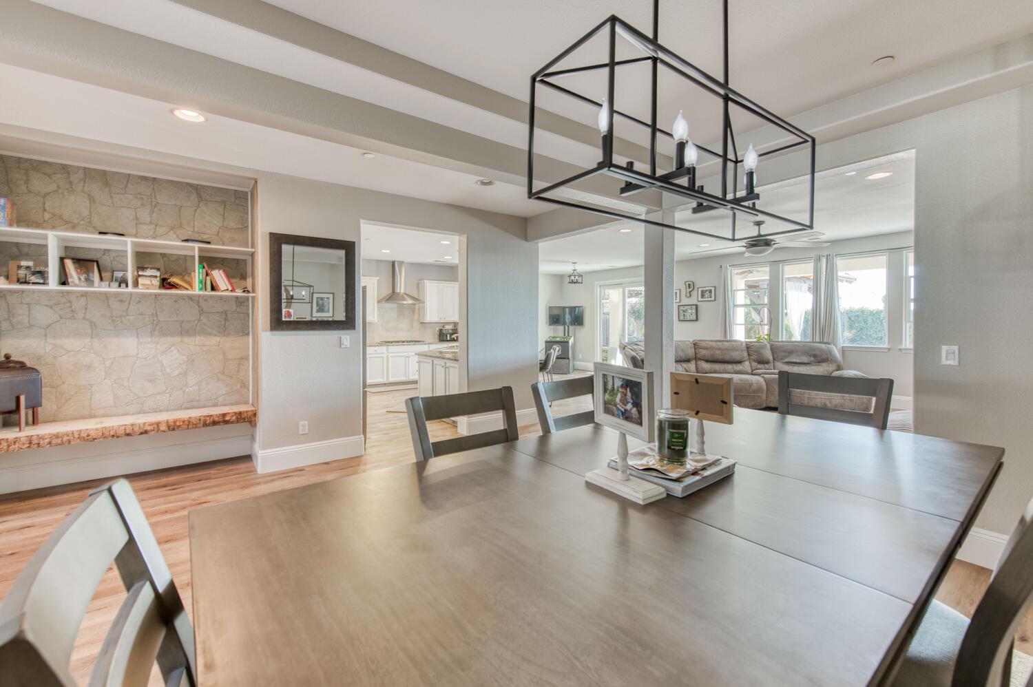 3076 Portals Ave, Clovis, CA 93619