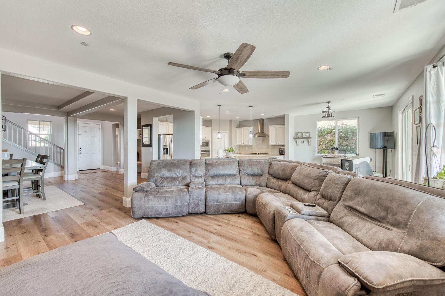 3076 Portals Ave, Clovis, CA 93619