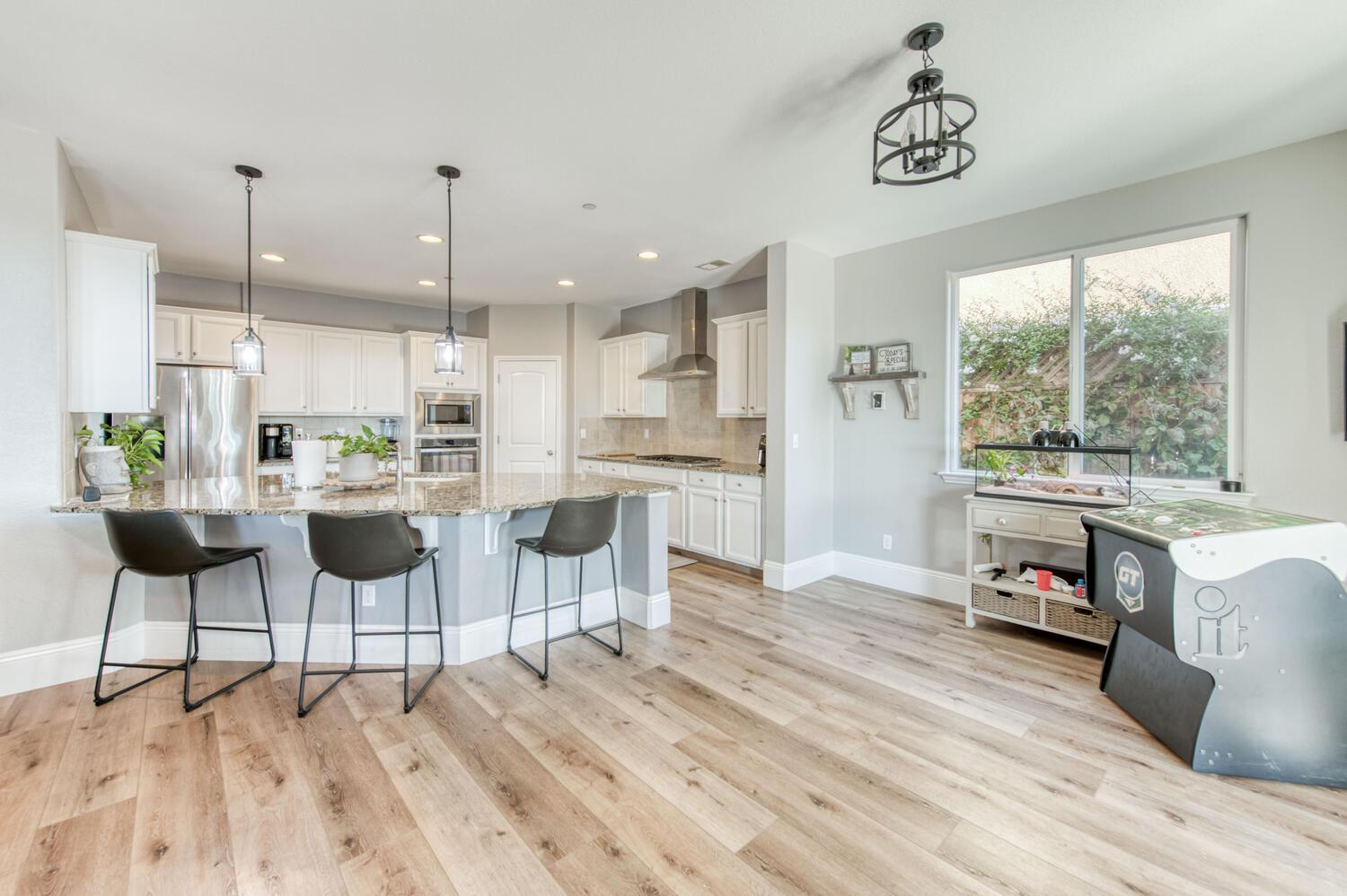 3076 Portals Ave, Clovis, CA 93619