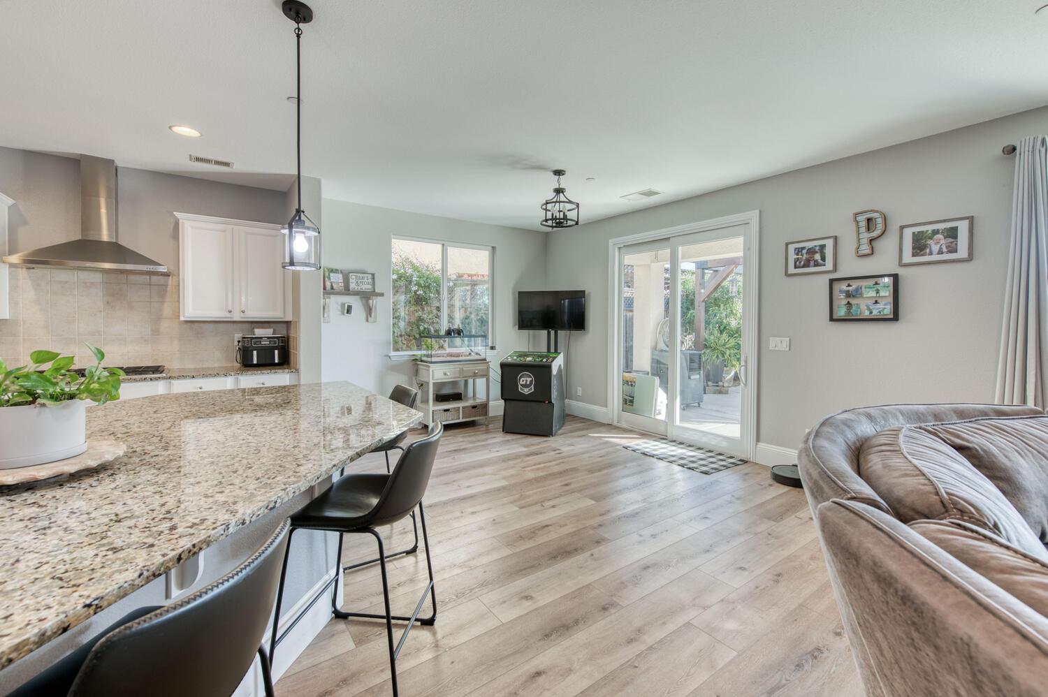 3076 Portals Ave, Clovis, CA 93619