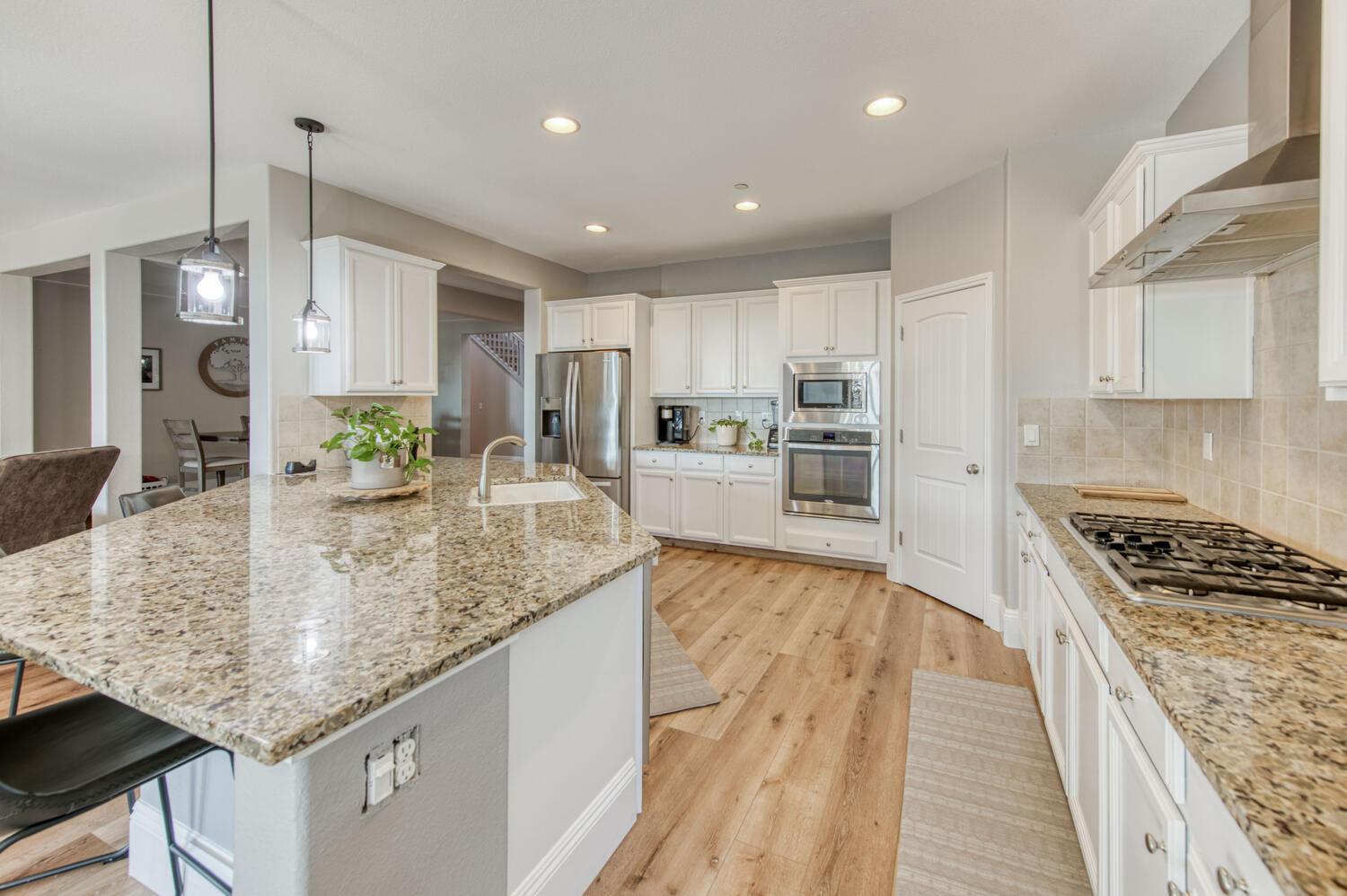 3076 Portals Ave, Clovis, CA 93619