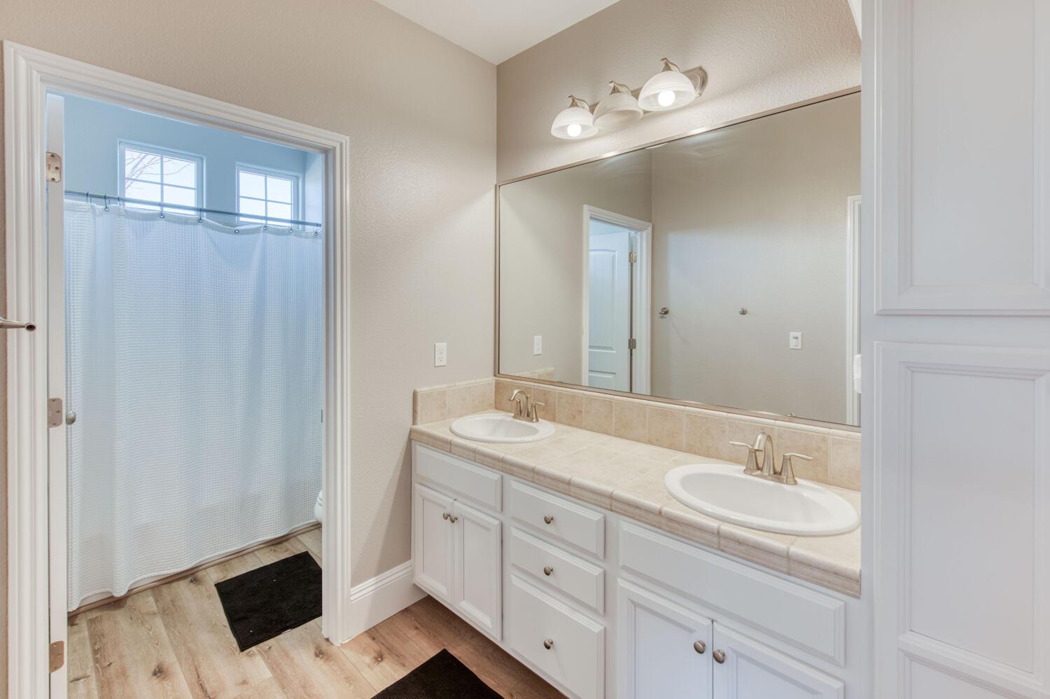 3076 Portals Ave, Clovis, CA 93619