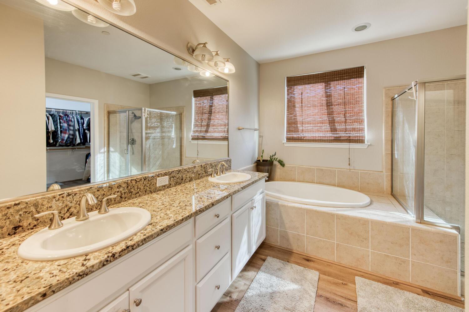 3076 Portals Ave, Clovis, CA 93619