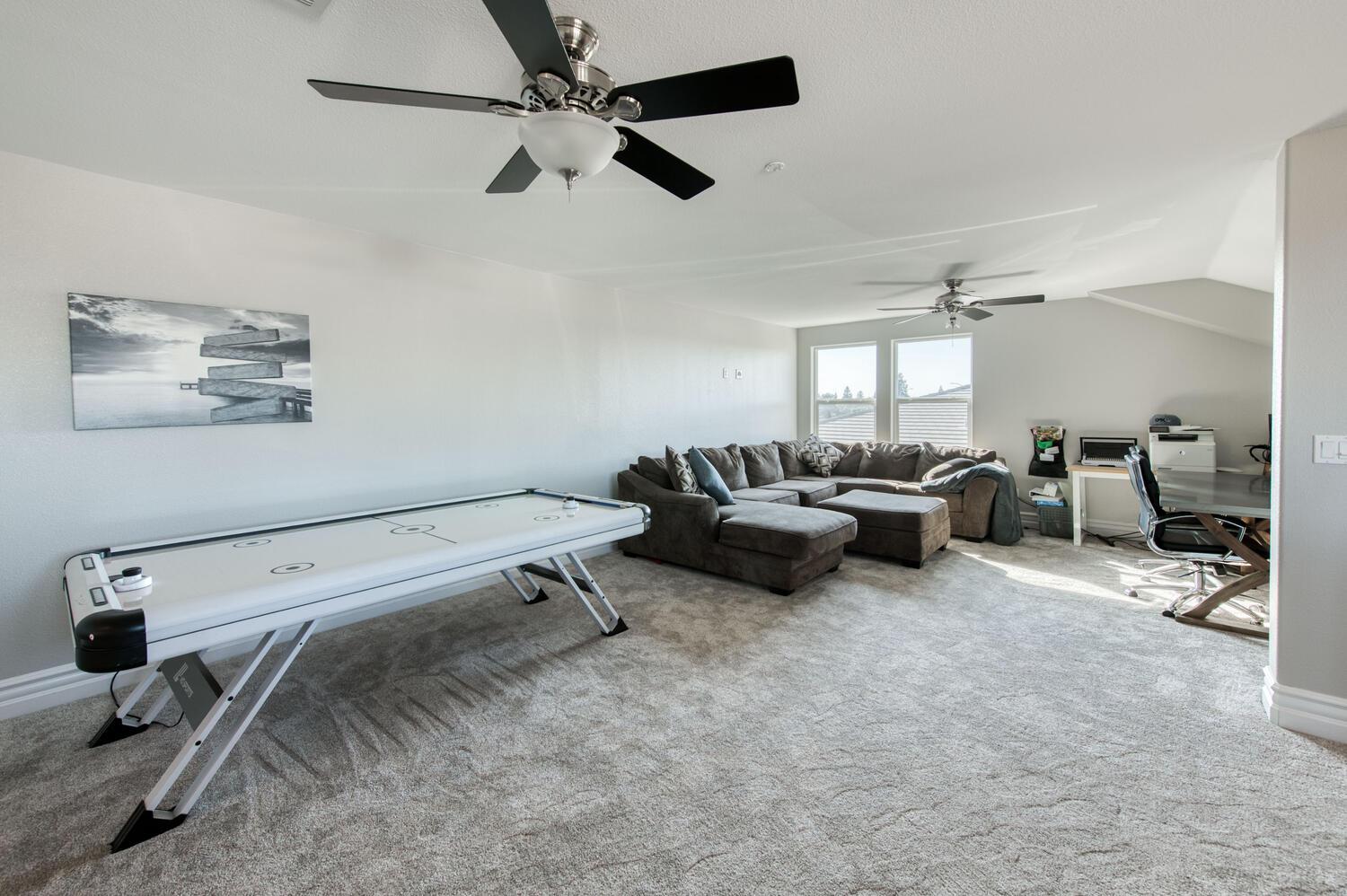 3076 Portals Ave, Clovis, CA 93619