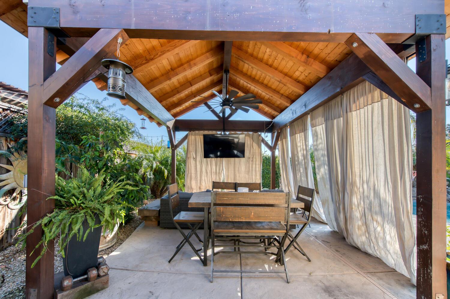 3076 Portals Ave, Clovis, CA 93619