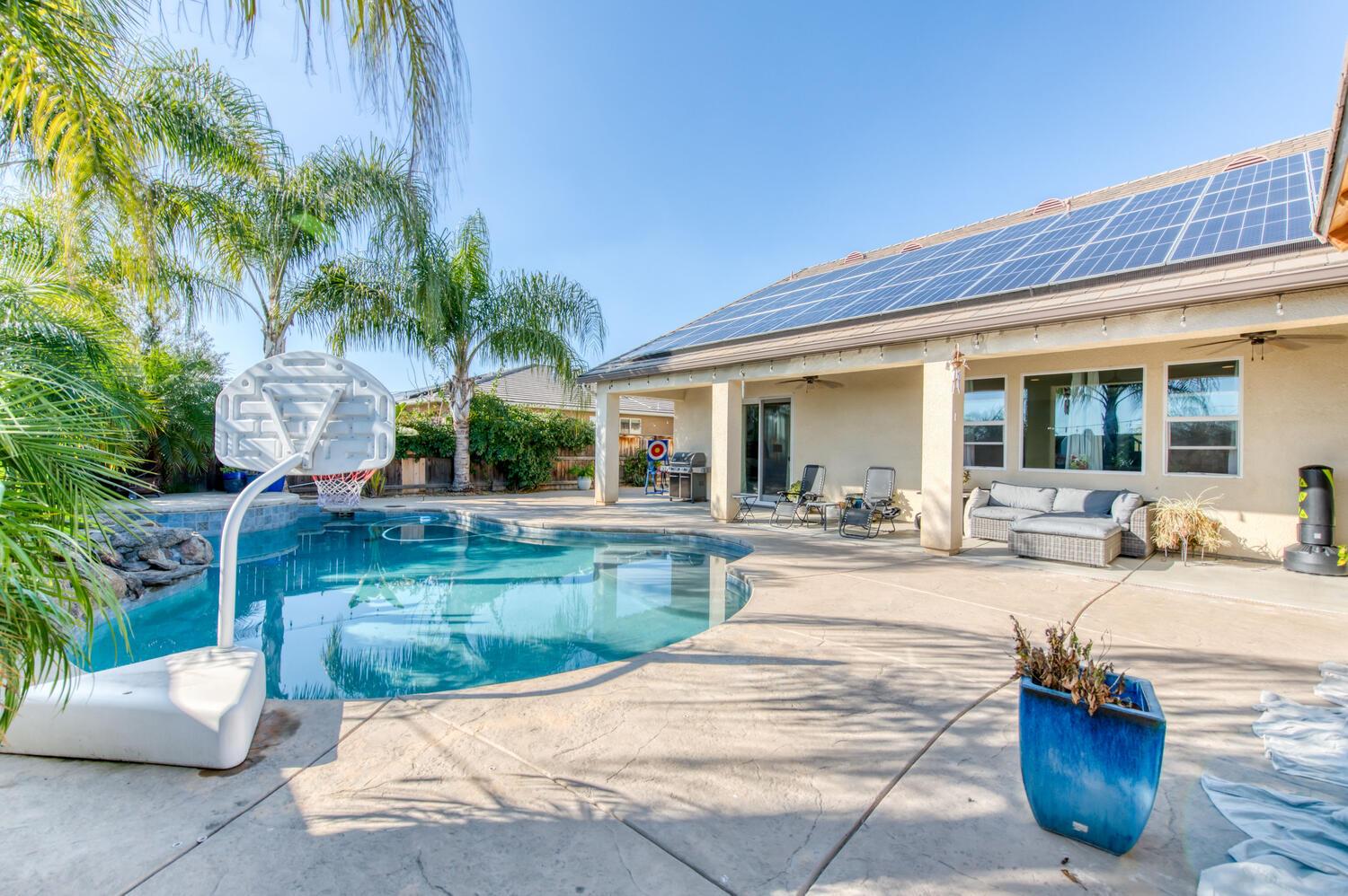 3076 Portals Ave, Clovis, CA 93619