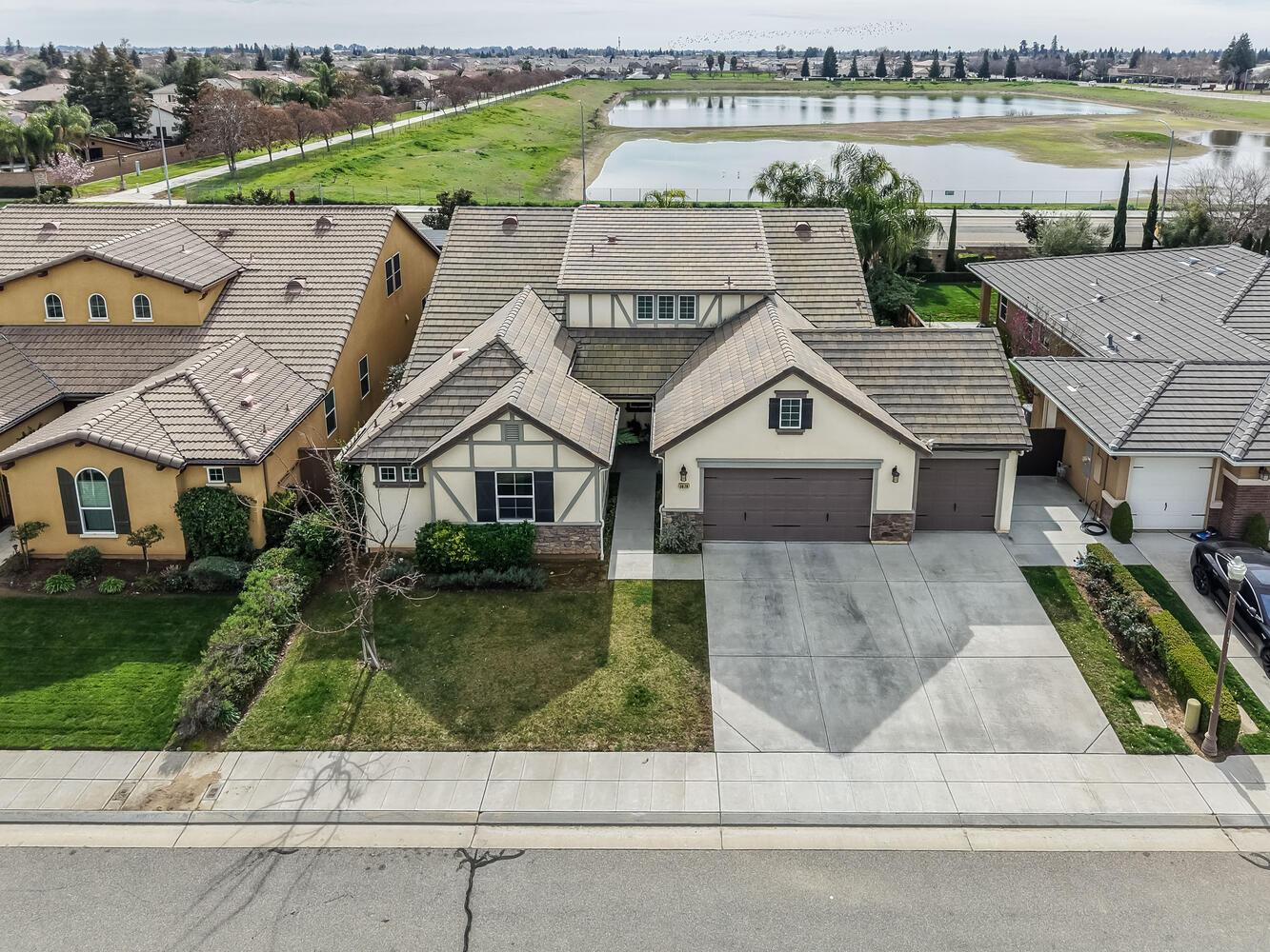 3076 Portals Ave, Clovis, CA 93619