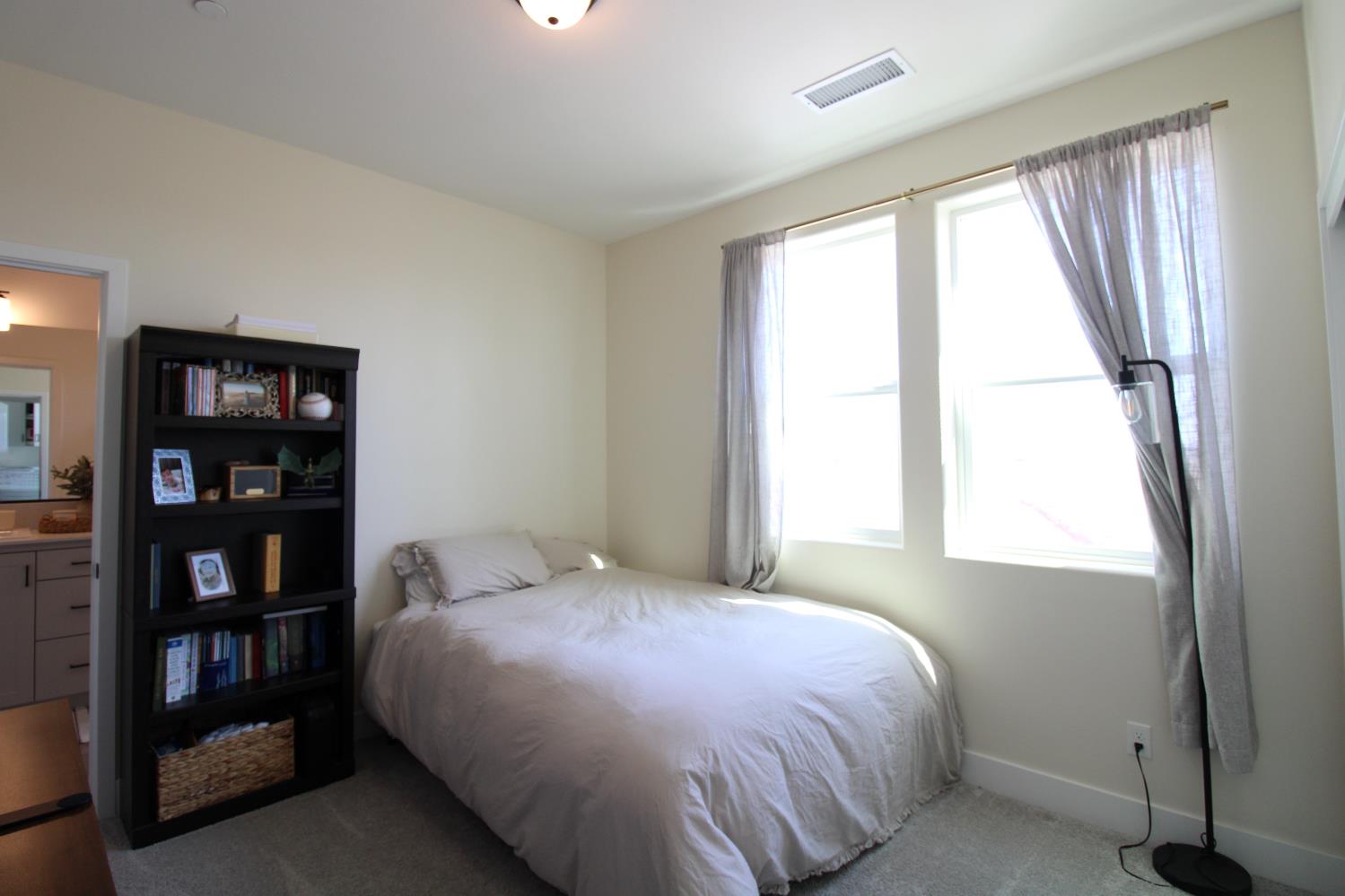 773 Robert Ave, Madera, CA 93636