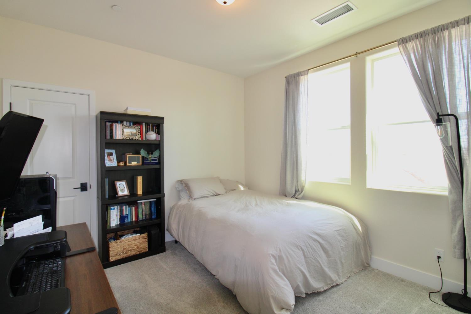 773 Robert Ave, Madera, CA 93636