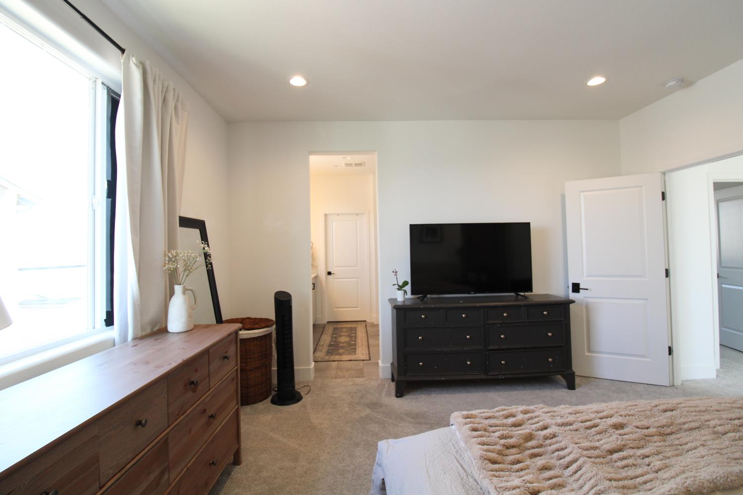 773 Robert Ave, Madera, CA 93636