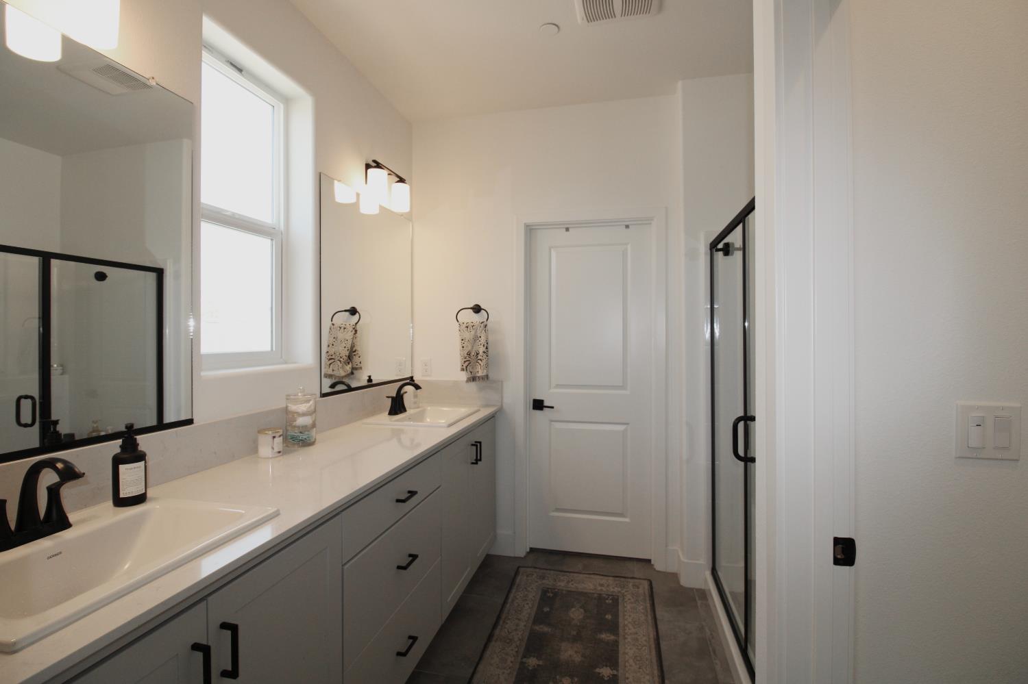 773 Robert Ave, Madera, CA 93636