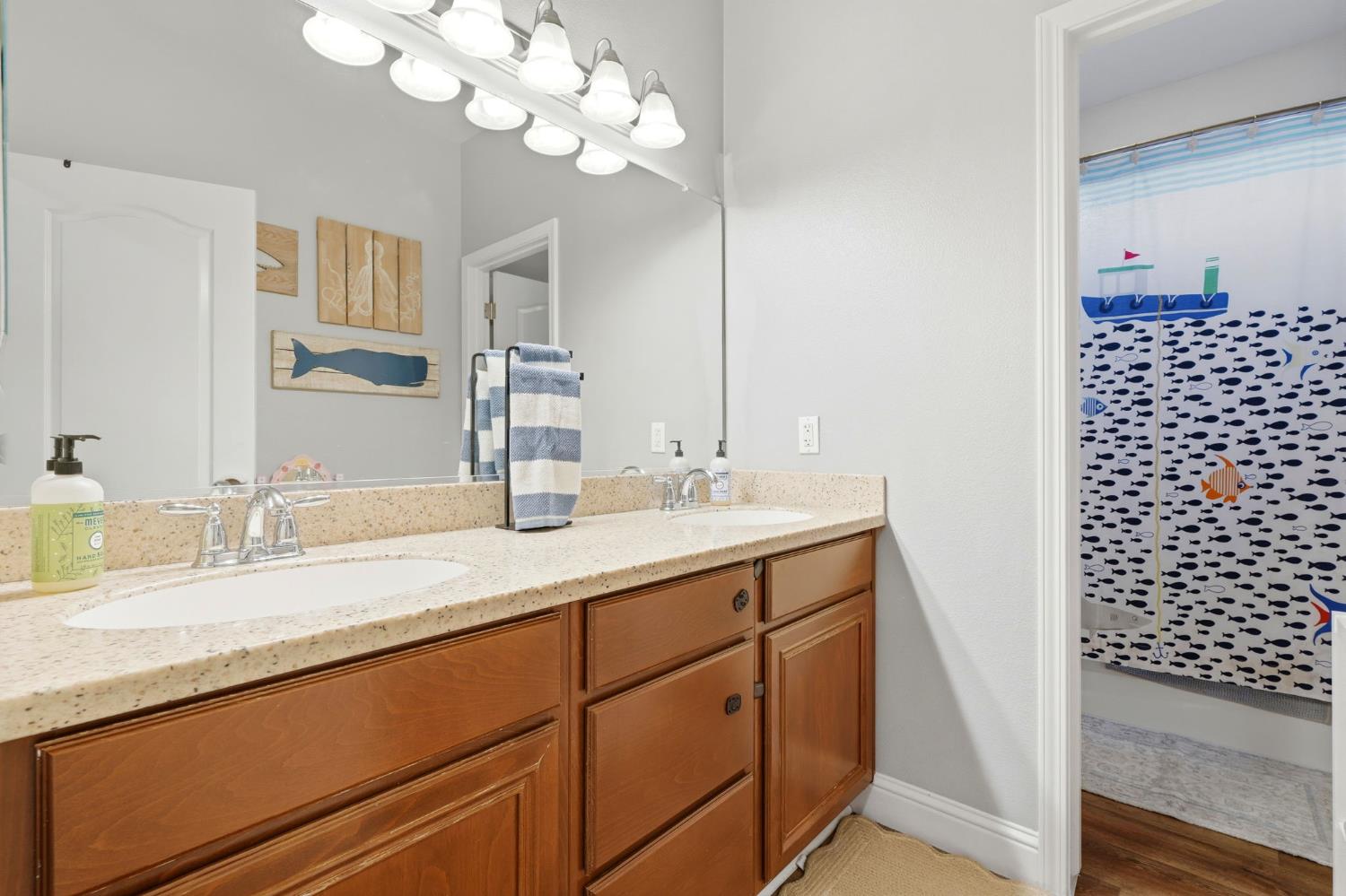 1483 Atlantic Ave, Lemoore, CA 93245