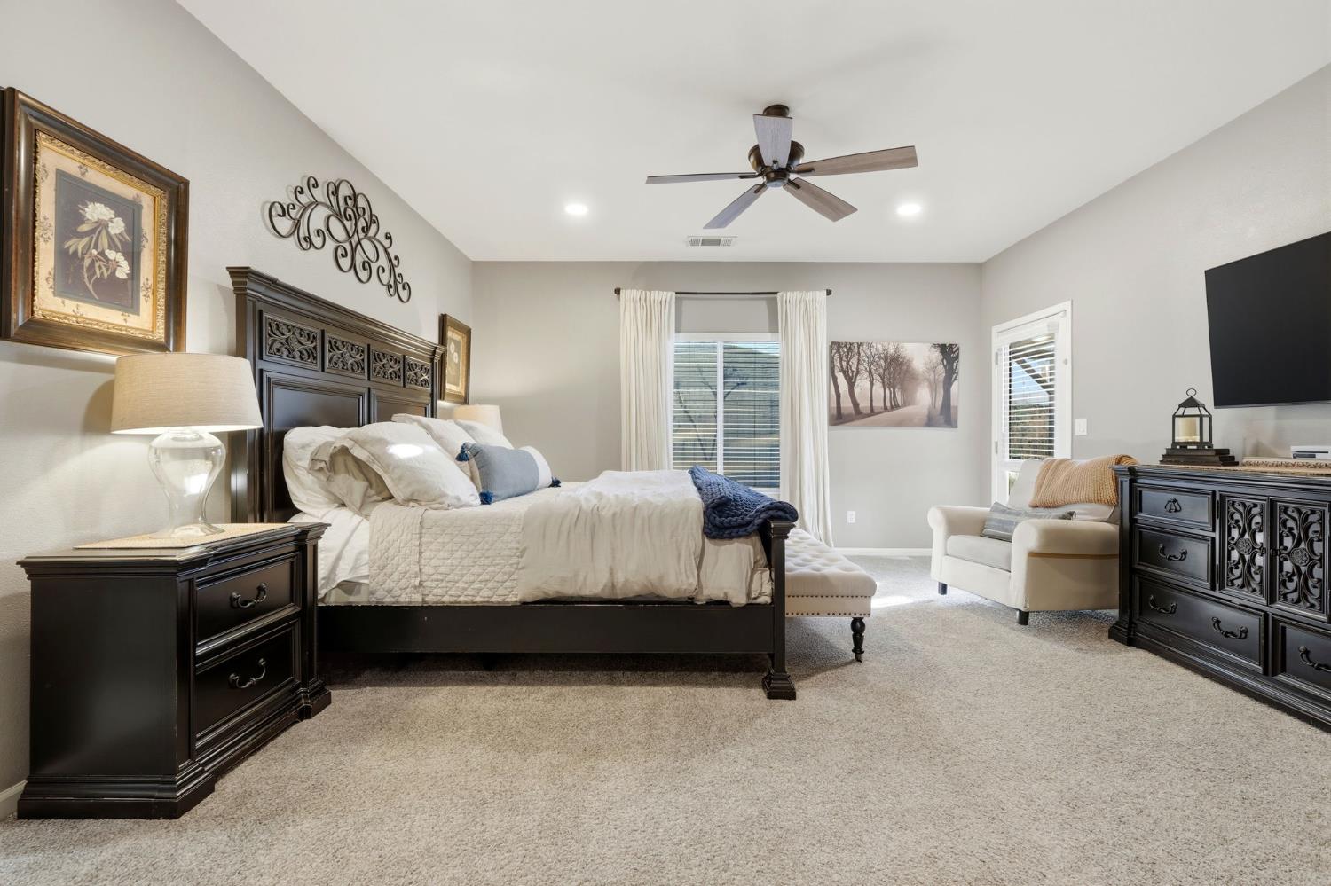 1483 Atlantic Ave, Lemoore, CA 93245