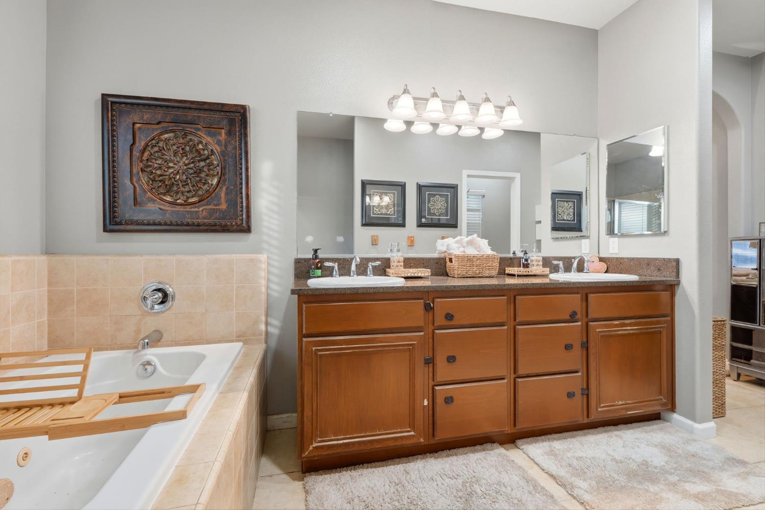 1483 Atlantic Ave, Lemoore, CA 93245