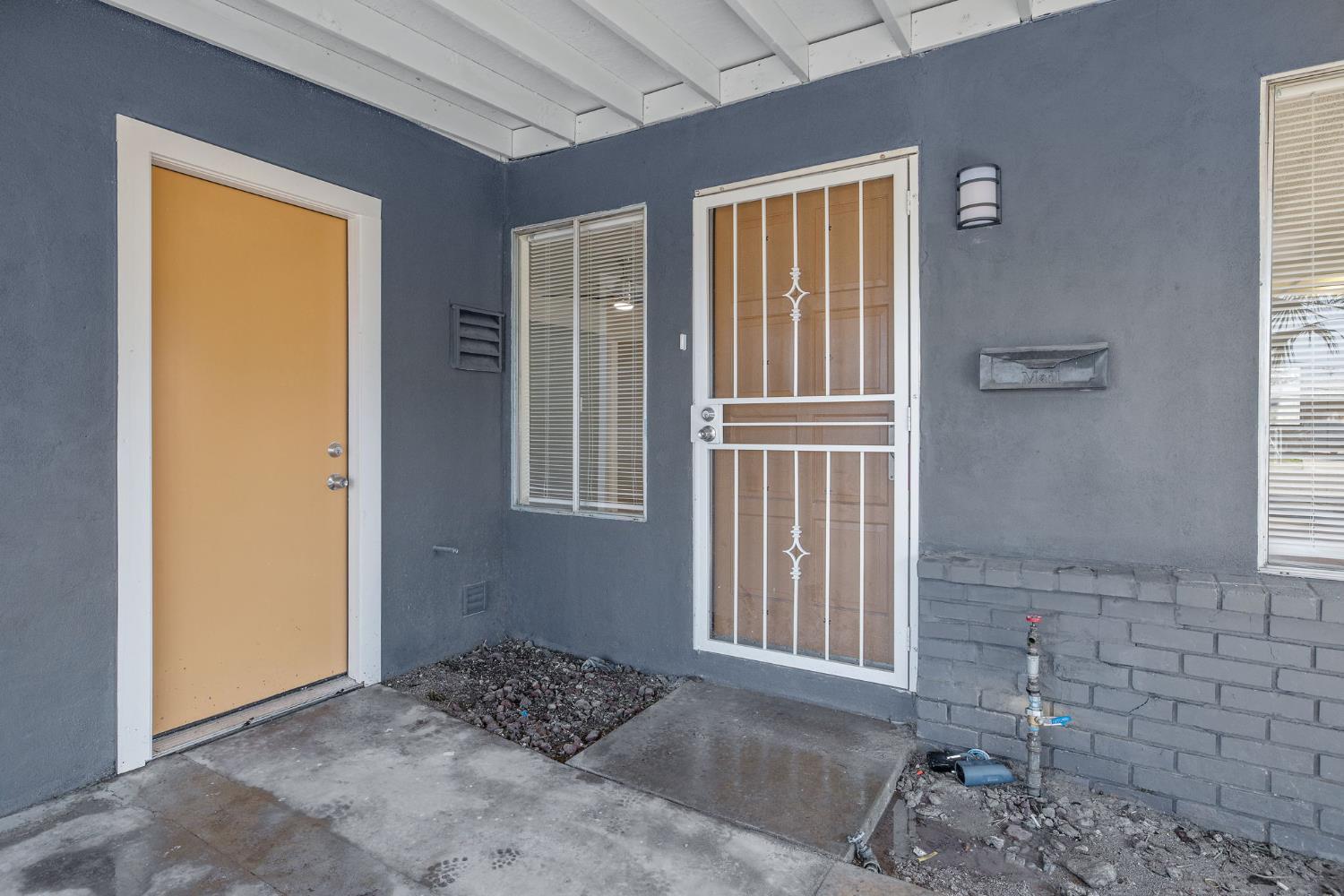 1432 N Locust St, Visalia, CA 93291