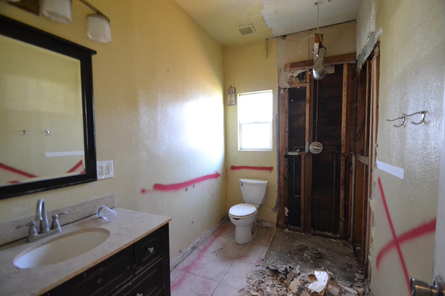 430 W Bush St, Lemoore, CA 93245