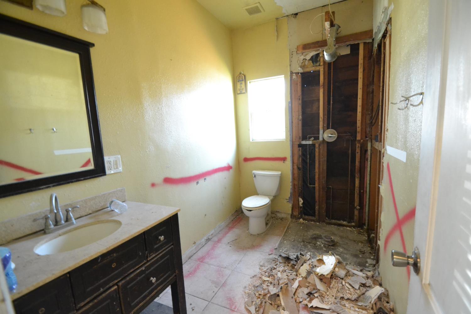 430 W Bush St, Lemoore, CA 93245