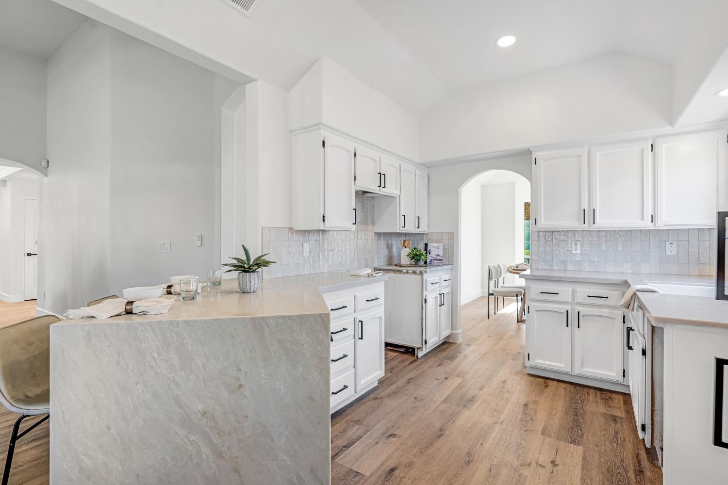 1760 E Omaha Ave, Fresno, CA 93720