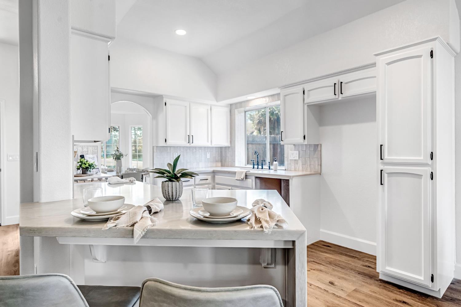 1760 E Omaha Ave, Fresno, CA 93720