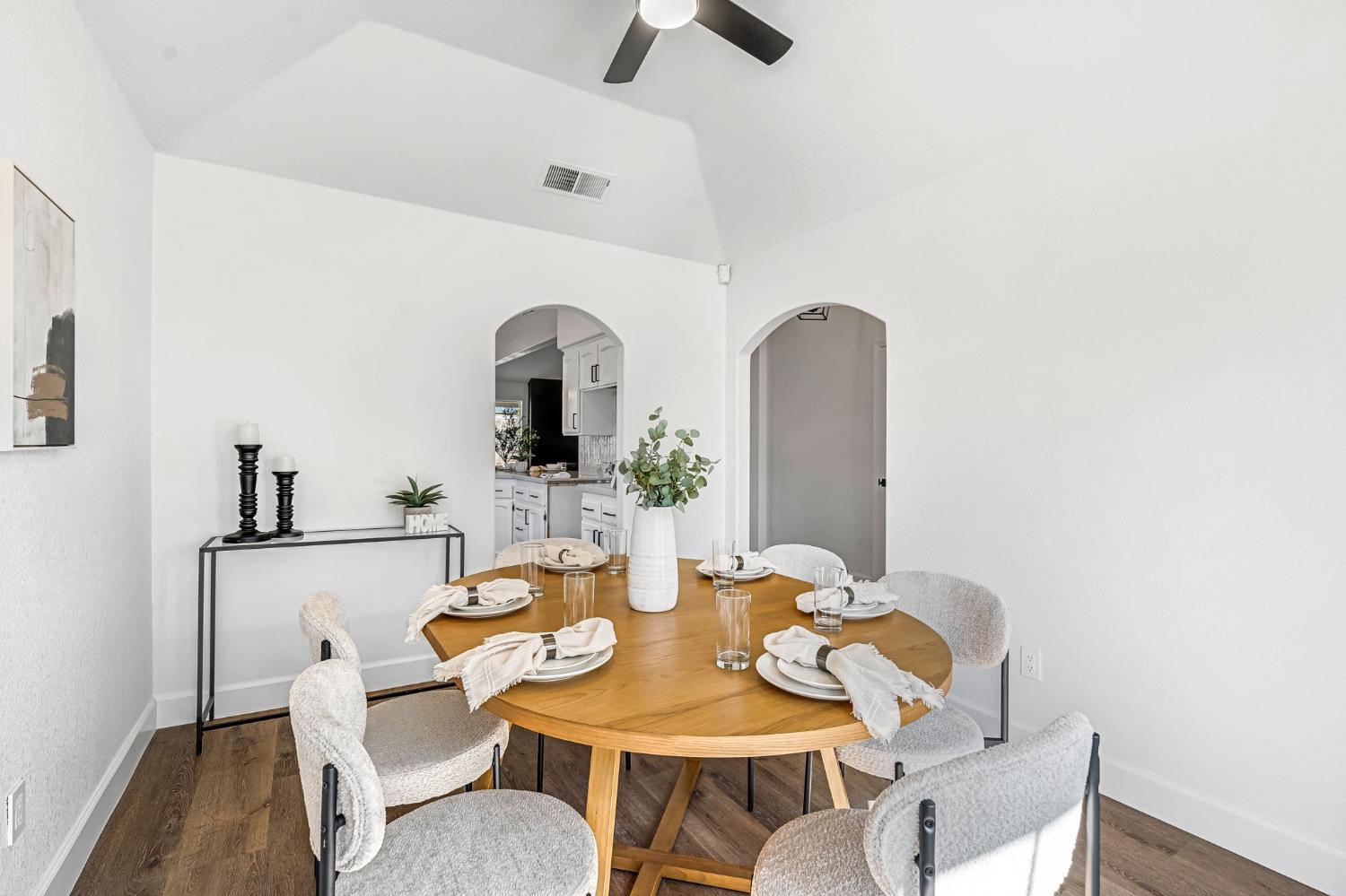 1760 E Omaha Ave, Fresno, CA 93720