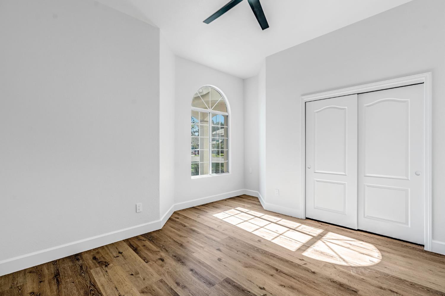 1760 E Omaha Ave, Fresno, CA 93720