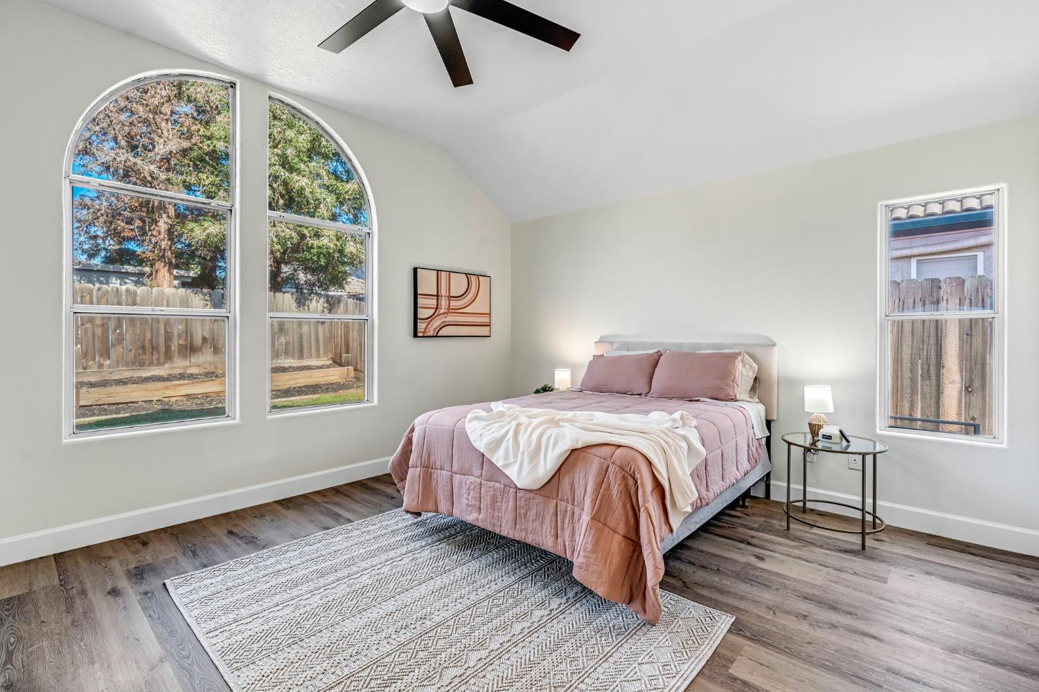 1760 E Omaha Ave, Fresno, CA 93720